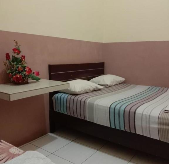 פנסיון First Inn