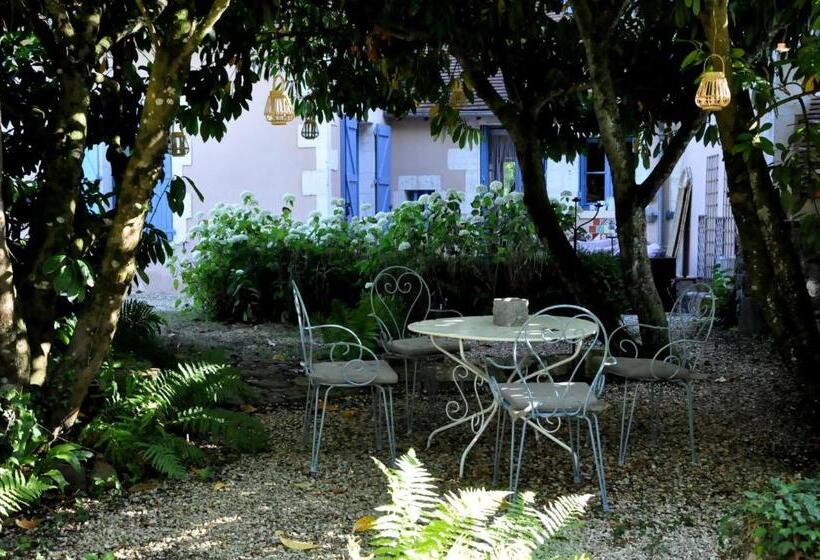 פנסיון Le Vieux Saule