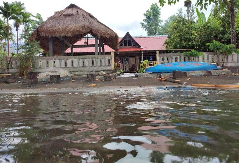 ペンション Lena House Flores