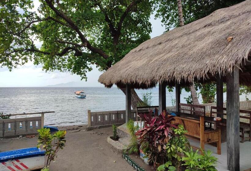 ペンション Lena House Flores