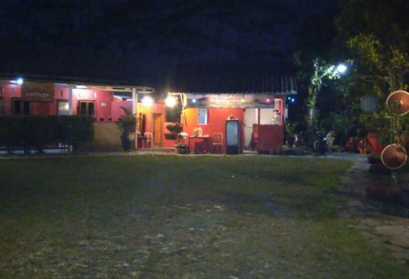 بنسيون Menggala Cottage Baturaden