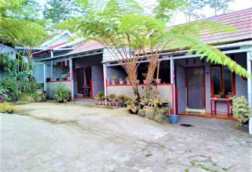 ペンション Menggala Cottage Baturaden