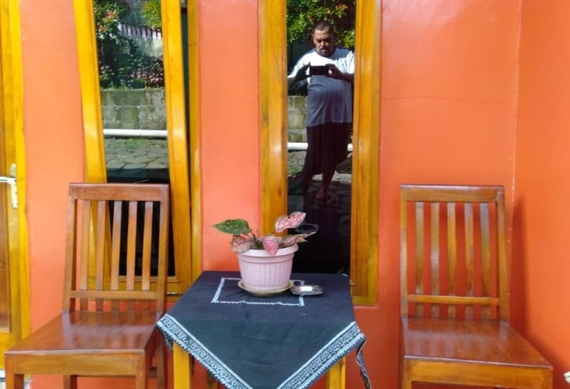 ペンション Menggala Cottage Baturaden