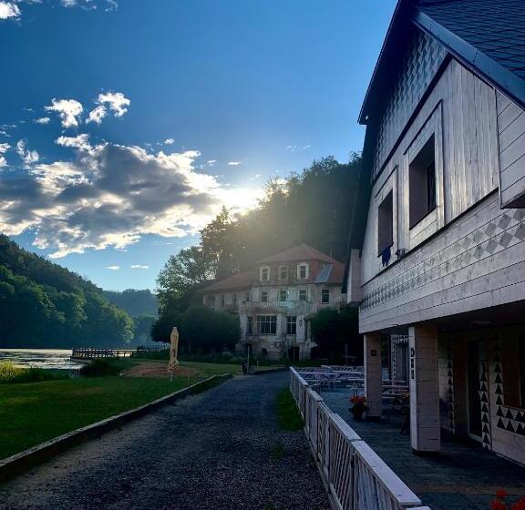 Пансион Penzion A Kemp Harasov