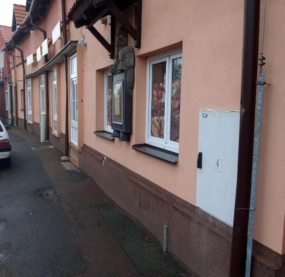 膳宿费 Penzion & Ubytování