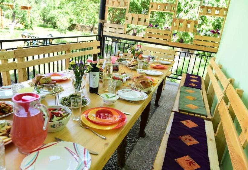 بنسيون Red House Hatis