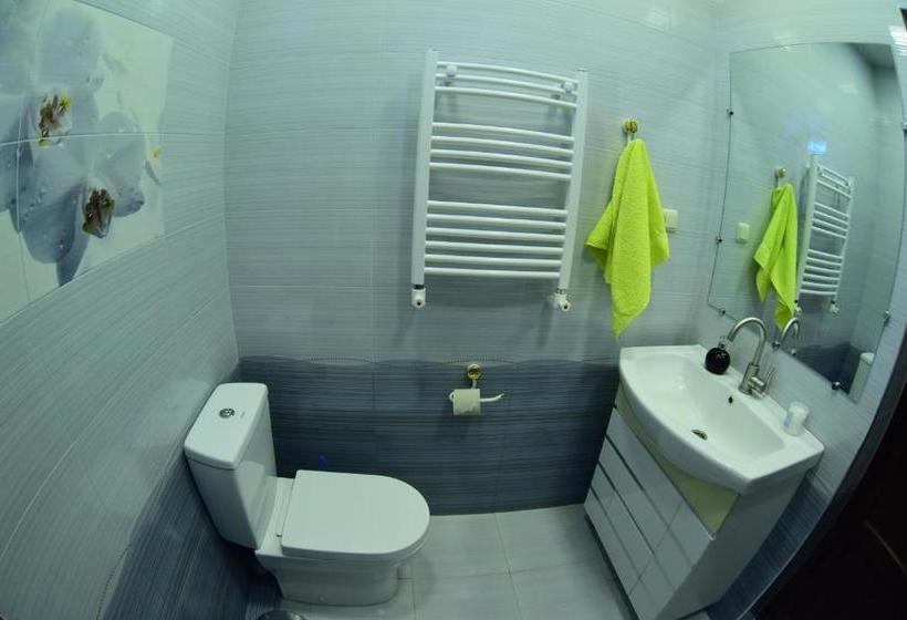 بنسيون Red House Hatis