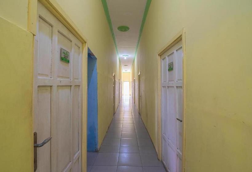 بنسيون Reddoorz Syariah At Jalan Cilik Riwut Kapuas