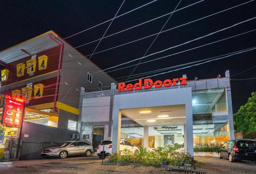פנסיון Reddoorz Near Bahu Mall Manado