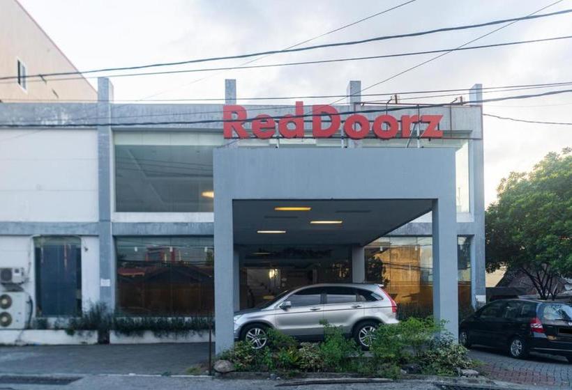 פנסיון Reddoorz Near Bahu Mall Manado