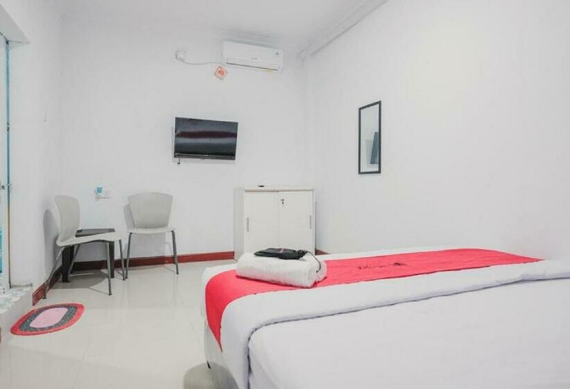 펜션 Reddoorz Near Nagoya Hill Batam 4