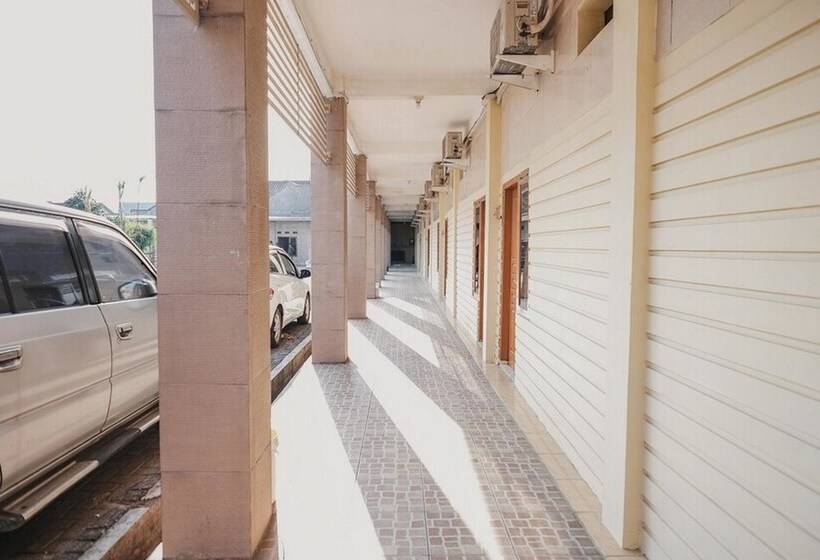 Пансион Reddoorz Near Rs Imanuel Lampung