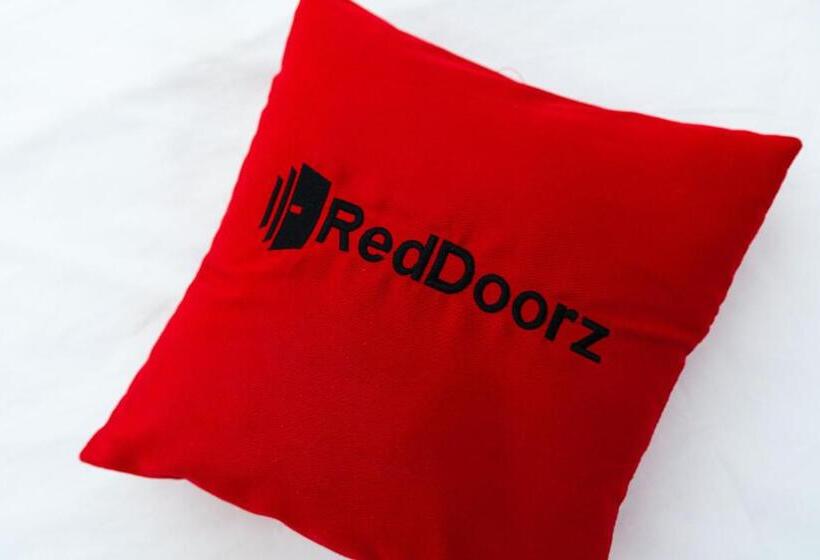 Пансион Reddoorz Near Rs Imanuel Lampung