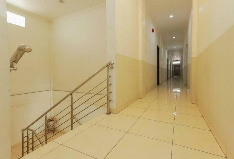 بنسيون Reddoorz Near T1 Juanda Airport