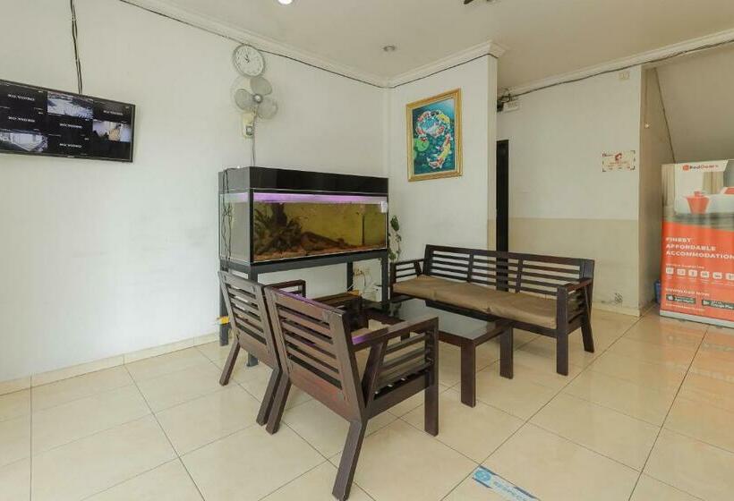 بنسيون Reddoorz Near T1 Juanda Airport