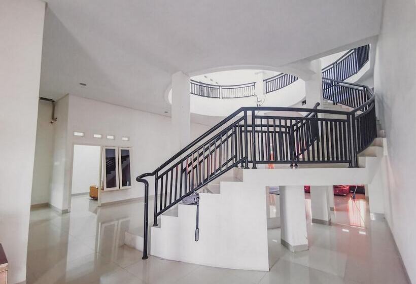 펜션 Reddoorz Near Universitas Lampung 2