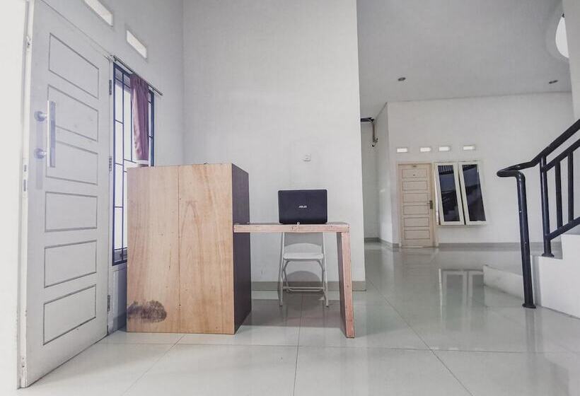 펜션 Reddoorz Near Universitas Lampung 2