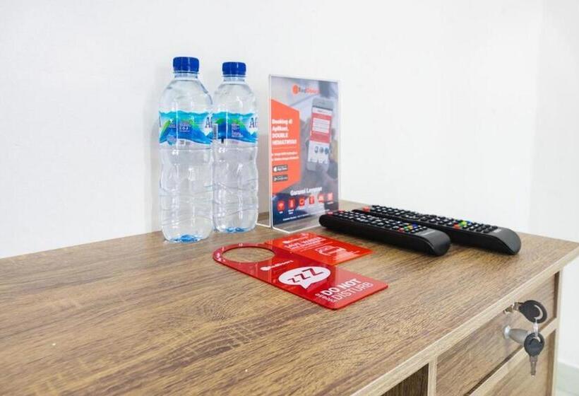 펜션 Reddoorz Near Universitas Pamulang