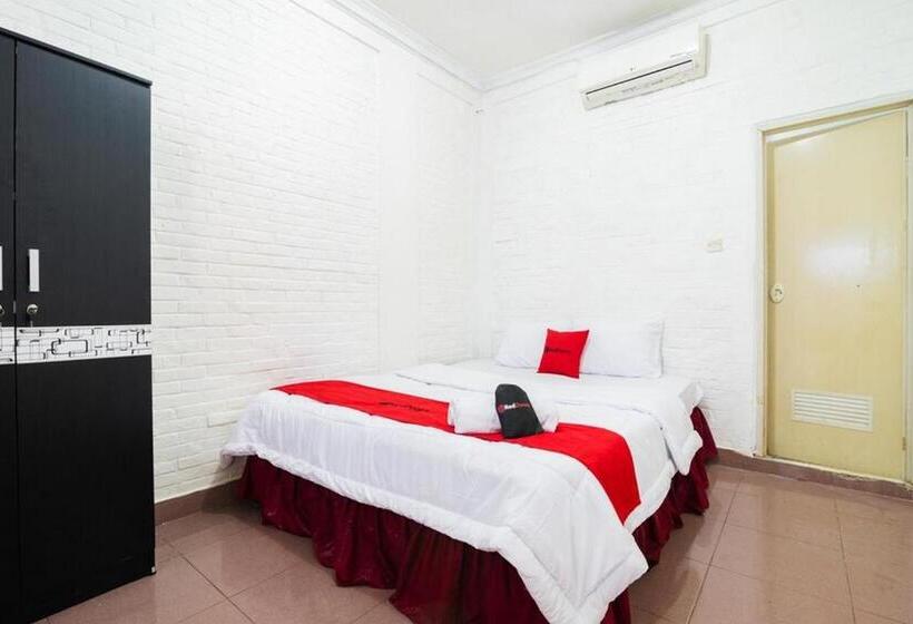 펜션 Reddoorz Near Universitas Pamulang