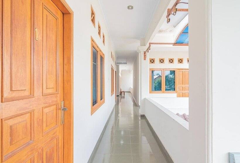 بنسيون Reddoorz @ Pemuda Street Cirebon