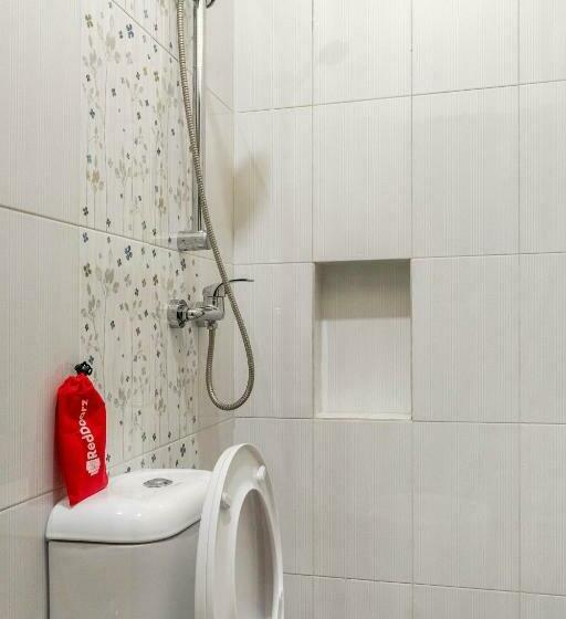 膳宿费 Reddoorz Plus Near Millenium Ict Centre Medan 2