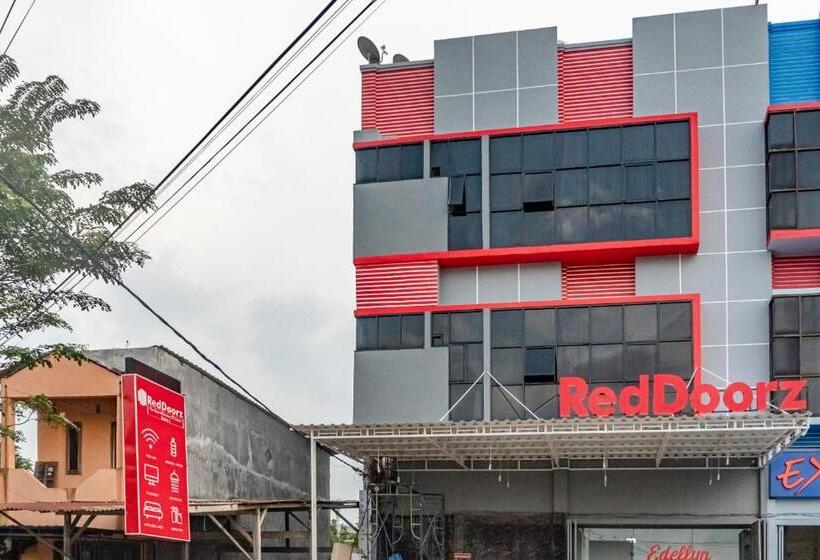 膳宿费 Reddoorz Plus Near Millenium Ict Centre Medan 2