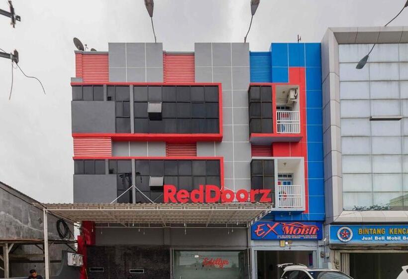 膳宿费 Reddoorz Plus Near Millenium Ict Centre Medan 2