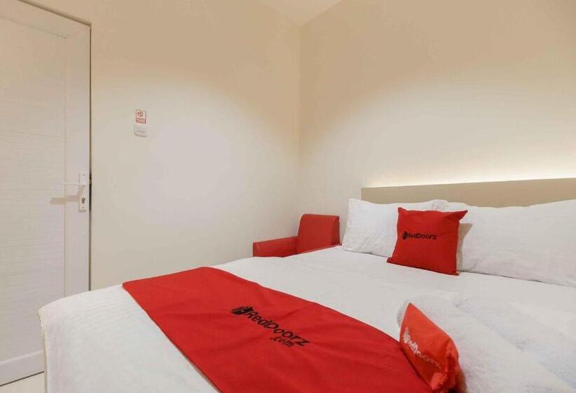 膳宿费 Reddoorz Plus Near Millenium Ict Centre Medan 2