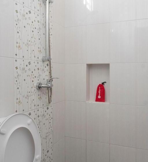 膳宿费 Reddoorz Plus Near Millenium Ict Centre Medan 2