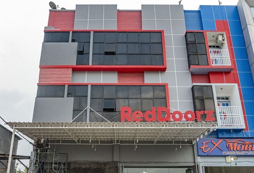 膳宿费 Reddoorz Plus Near Millenium Ict Centre Medan 2