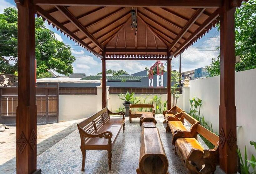 펜션 Reddoorz Syariah Near Exit Toll Banyumanik Semarang