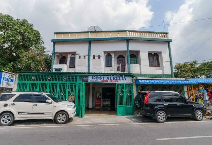 פנסיון Reddoorz Syariah Near Stasiun Kereta Api Kisaran