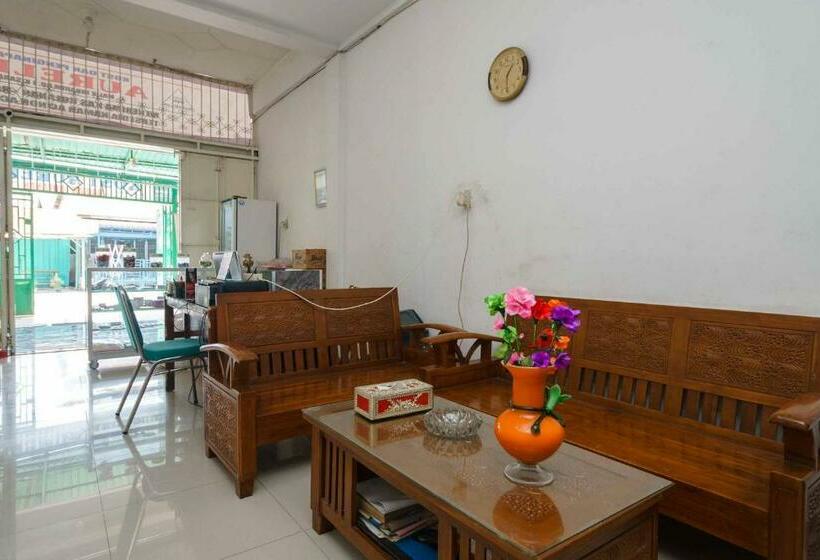 بنسيون Reddoorz Syariah Near Stasiun Kereta Api Kisaran