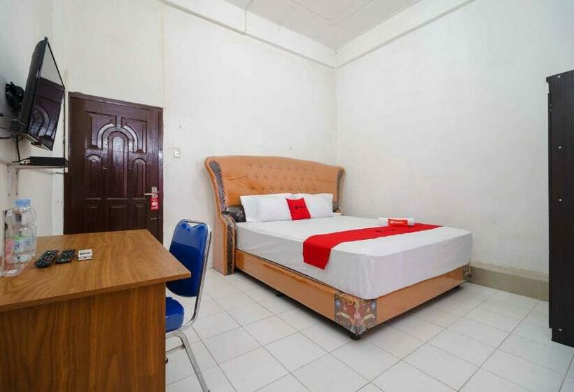 פנסיון Reddoorz Syariah Near Stasiun Kereta Api Kisaran