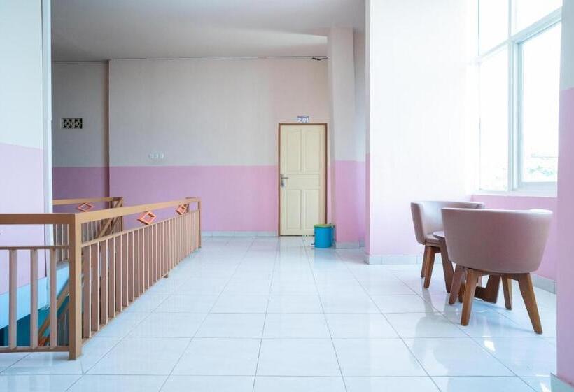 膳宿费 Reddoorz Syariah Near Taman Siring 2