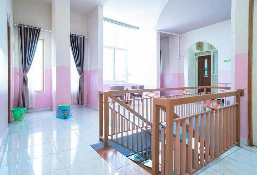 膳宿费 Reddoorz Syariah Near Taman Siring 2