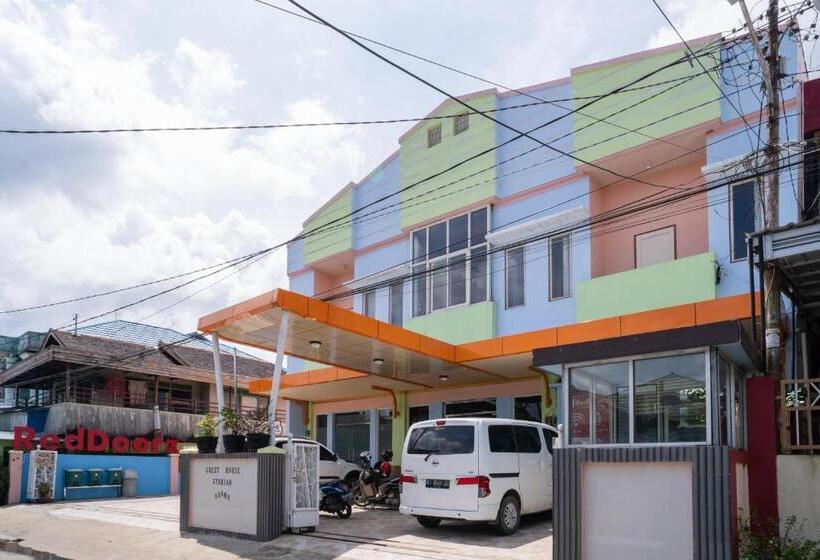 膳宿费 Reddoorz Syariah Near Taman Siring 2