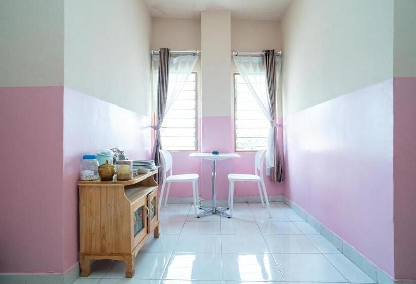 膳宿费 Reddoorz Syariah Near Taman Siring 2