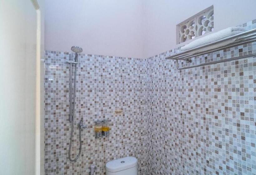 膳宿费 Reddoorz Syariah Near Taman Siring 2