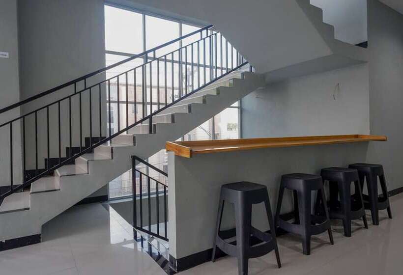 Reddoorz @ G Hotel Luwuk