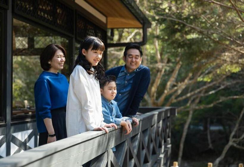 אתר נופש Riverside Lodge