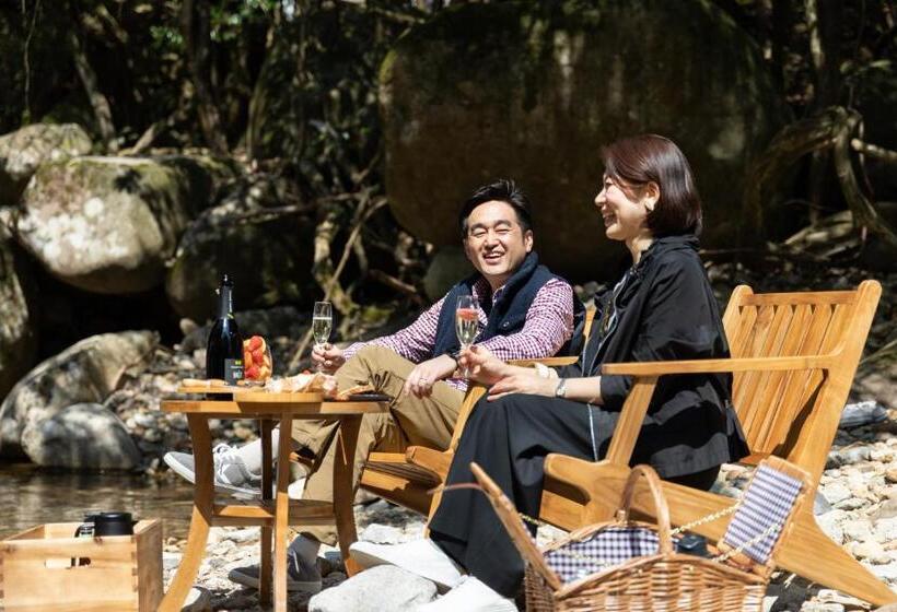 אתר נופש Riverside Lodge