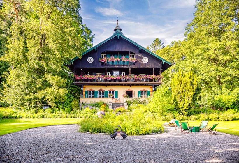 Villa Zollhaus Bed & Breakfast