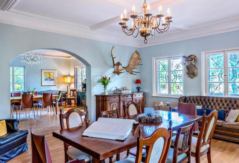 Villa Zollhaus Bed & Breakfast