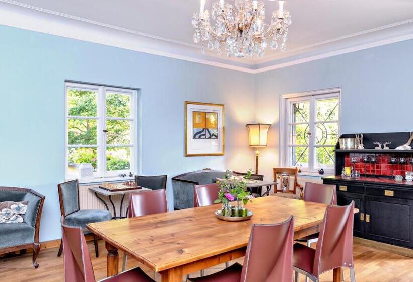 Villa Zollhaus Bed & Breakfast