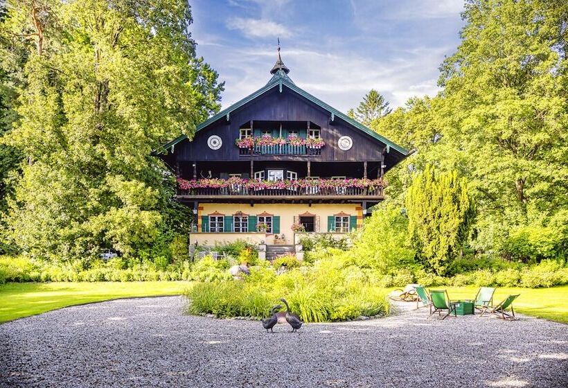 Villa Zollhaus Bed & Breakfast