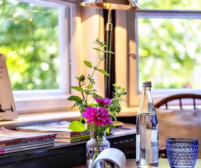 Villa Zollhaus Bed & Breakfast