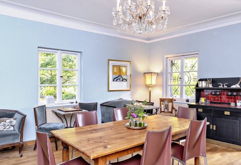 Villa Zollhaus Bed & Breakfast