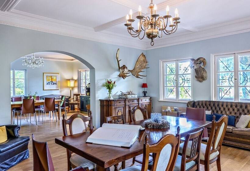 Villa Zollhaus Bed & Breakfast