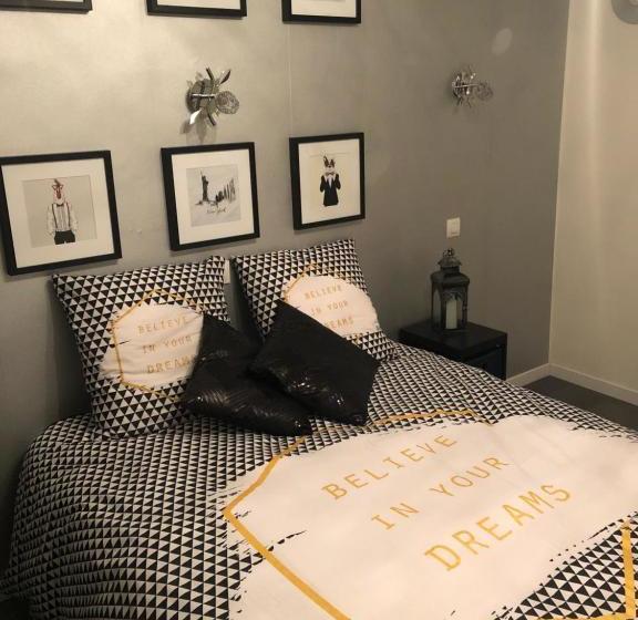 ユースホステル Auberge Des Platanes